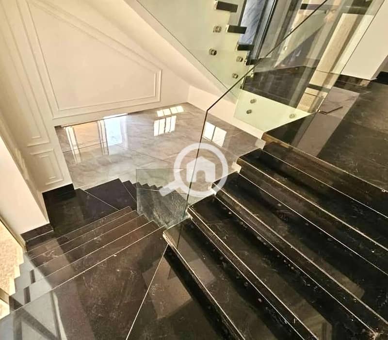 6 f7349e0a-80ff-4b44-bc4b-abb72c2e58c2. jpeg