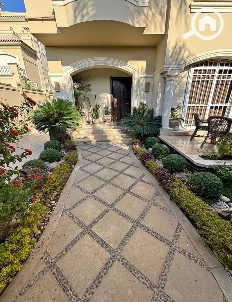 2 c781a2c4-1d55-4403-ac9b-1e018671f7be. jpeg