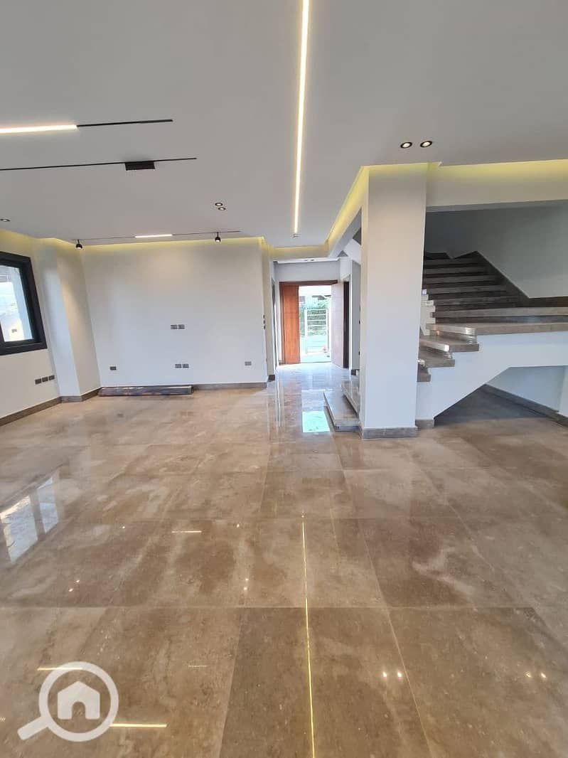 3 4e46a0a9-fd16-40f7-a51f-78dd9e2596df. jpeg