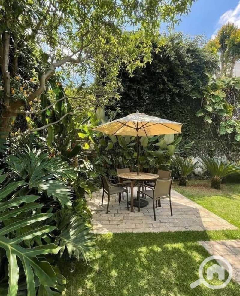 10 8239eb10-292b-442c-beab-090785599d48. jpeg