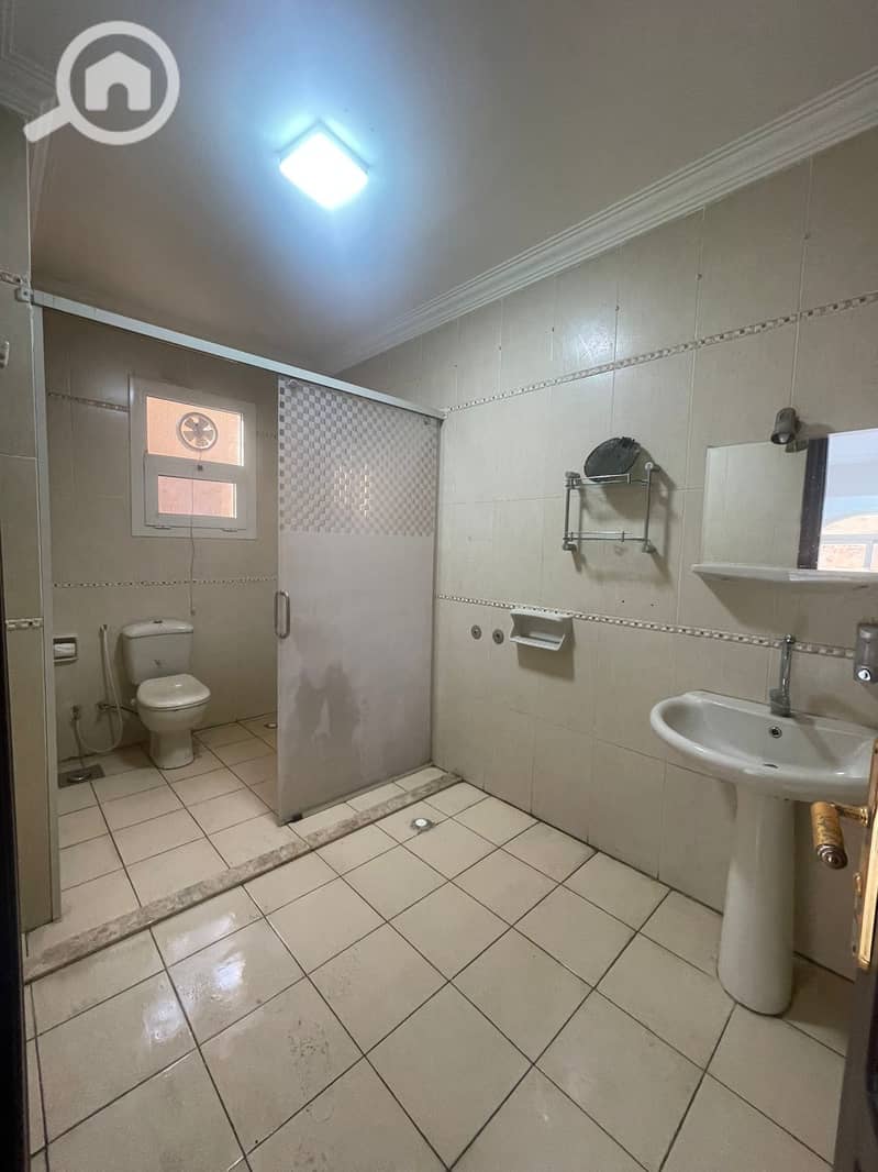 8 42ac8d55-250a-4dec-8e8f-ac1dd3c96f4e. jpeg