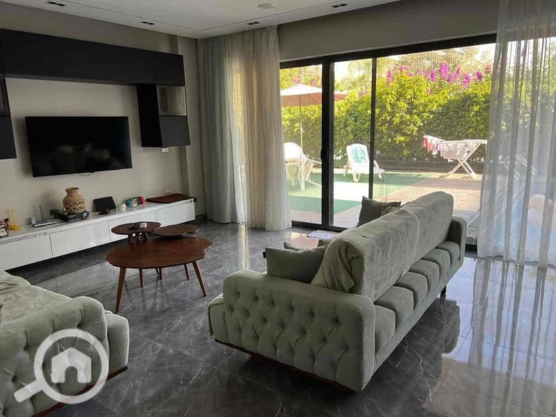 5 936d75a3-5922-4a33-b551-bea9e644312c. jpg