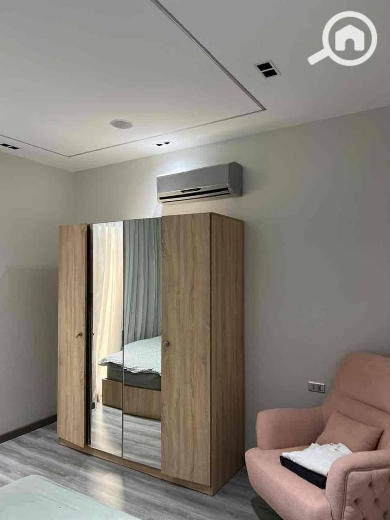 8 77da2c7c-6f5a-49c9-b0db-df7424c22a50. jpg