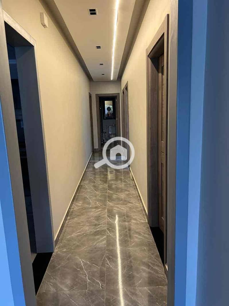 12 959489b4-dada-4993-ad9b-8b10bb032db2. jpg