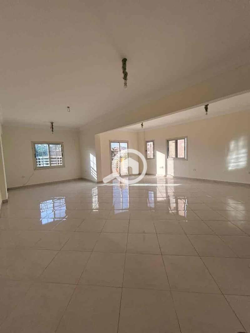 2 eabdfc2d-2648-4860-b759-ae545ea76760. jpg