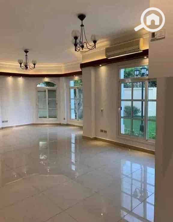 4 15a8f27b-025b-464a-b575-25dc769b621a. jpg