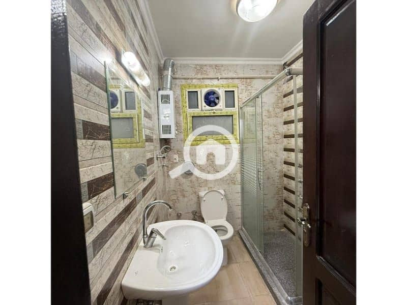 12 66c6cd6f-5900-47dc-9c28-5aaee7770640. jpg