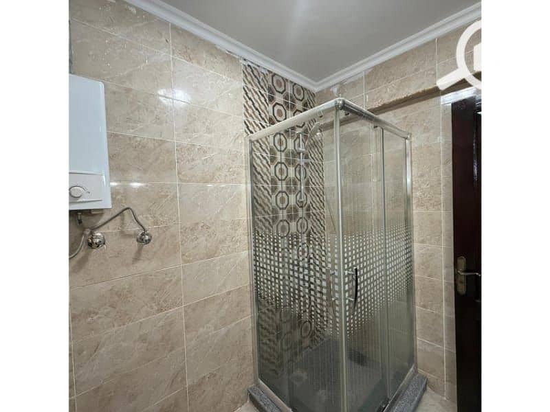 13 d88e9bb0-804a-4ad9-a55e-2830020e3428. jpg