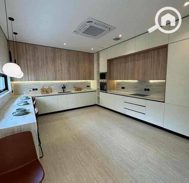 4 350554d8-3e23-4ec0-9705-33d8dc8f7bfa. jpg