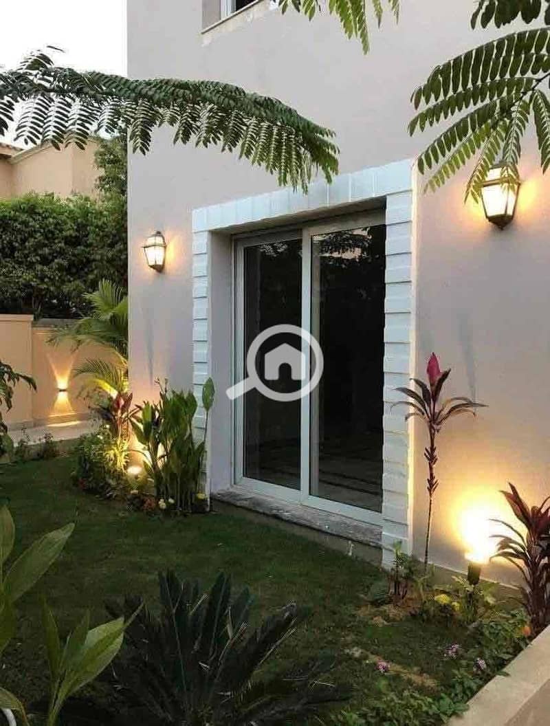 8 77ae4923-a3c0-408f-a4b1-34f4e4535f29. jpg