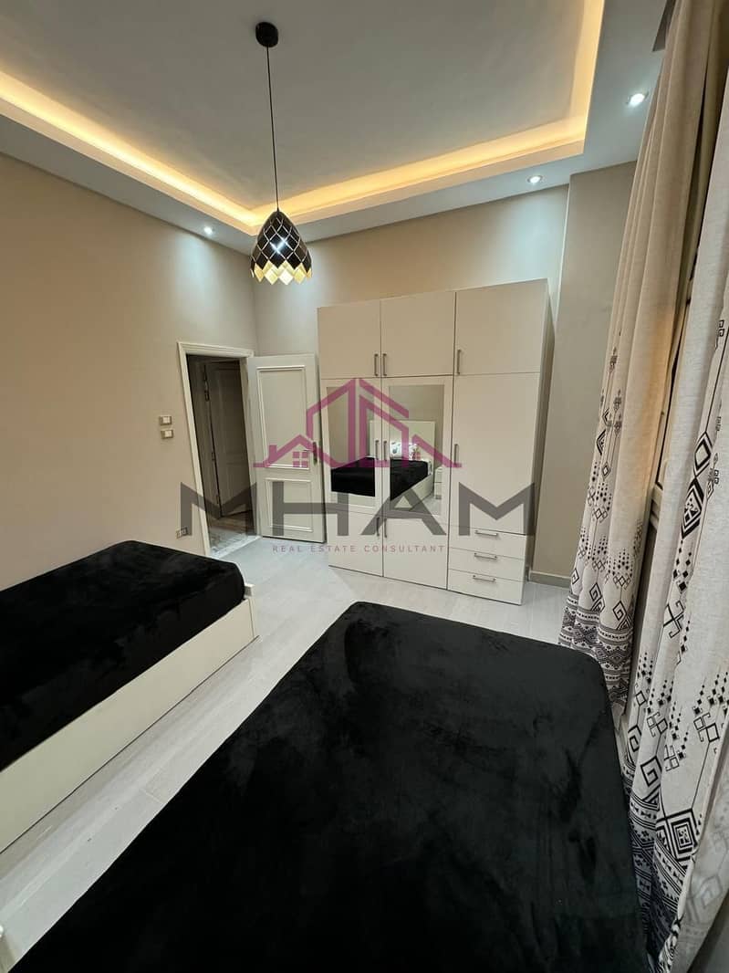 3 photo_6030484583440124900_y. jpg