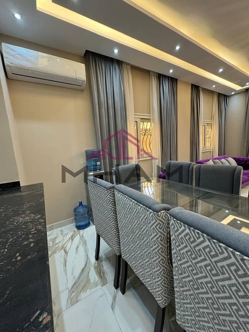 9 photo_6030484583440124907_y. jpg