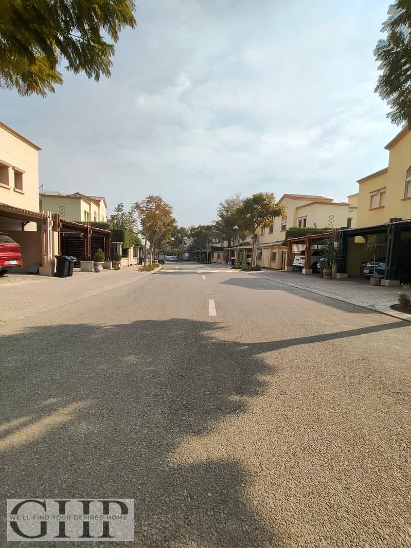 8 65ae62bd-847f-4b2d-900c-81290cd67798. jpg