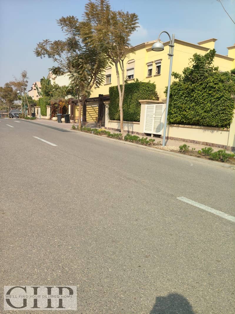 14 653cbbc8-cdfd-4eb5-a617-d337e62d1602. jpg