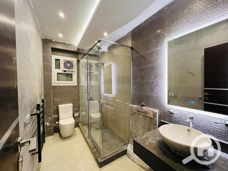 5 8b33e4ed-9b4e-42ae-a484-060315e09d57. jpg