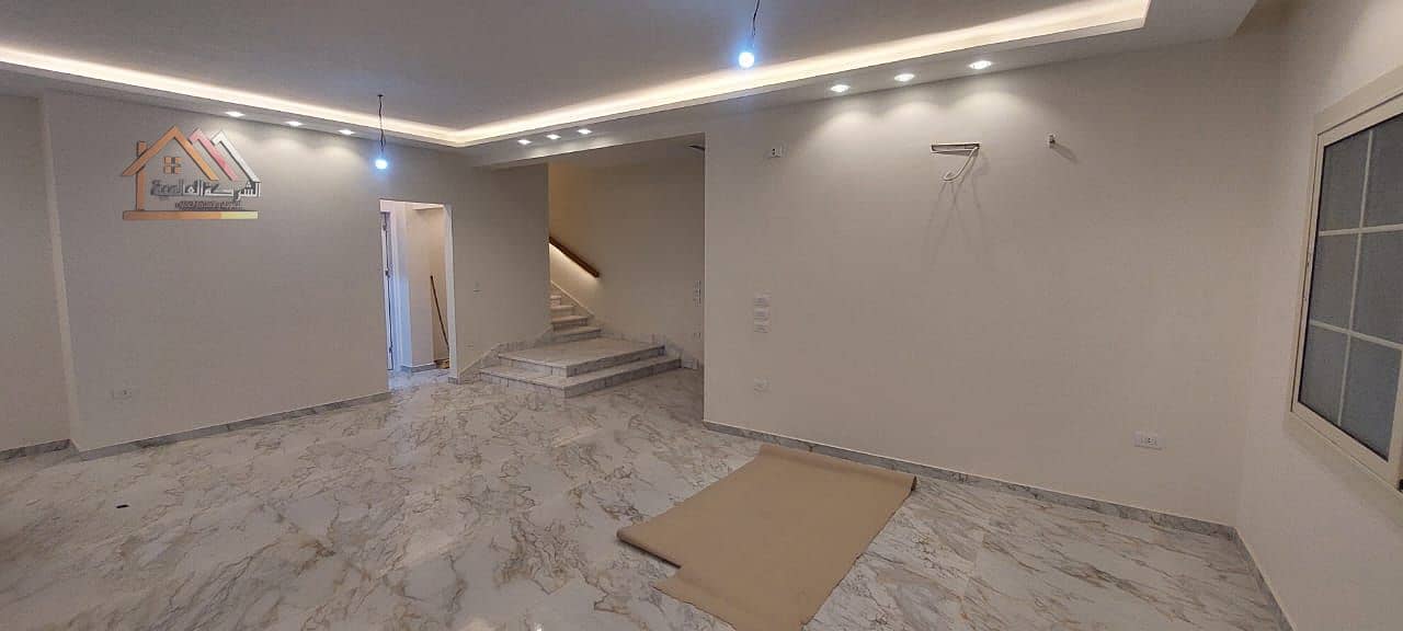 14 62a4cb12-7075-4cf7-a979-369bea405da4. jpeg