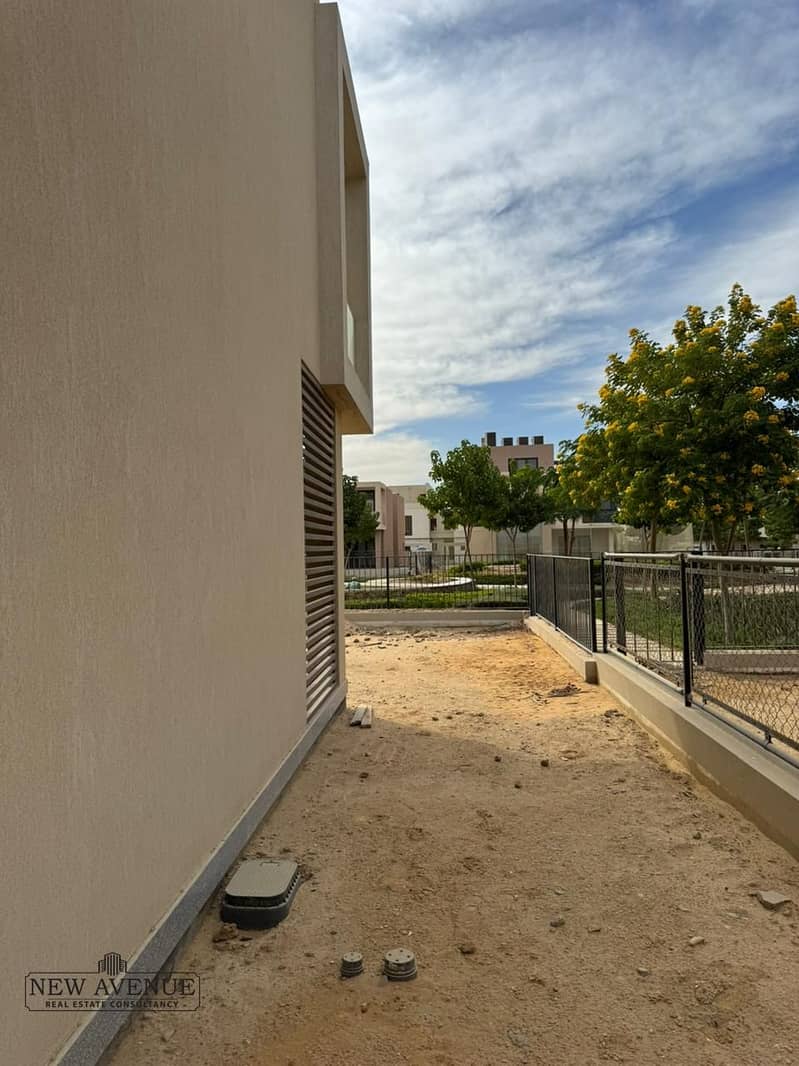 4 c2fa8e1a-392b-4a83-9978-596c2b899790. jpg