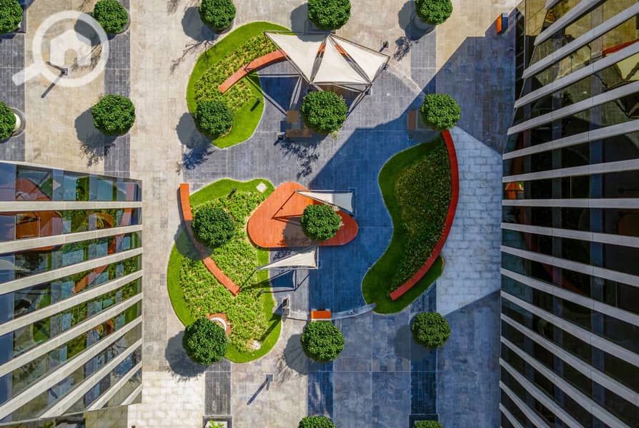 4 renditionDownload (2). jpeg