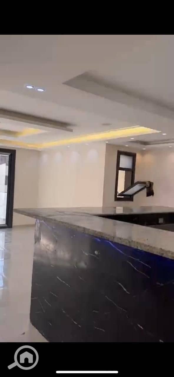 6 53411bbc-3867-4fbf-b677-c6928f0cf752. jpg