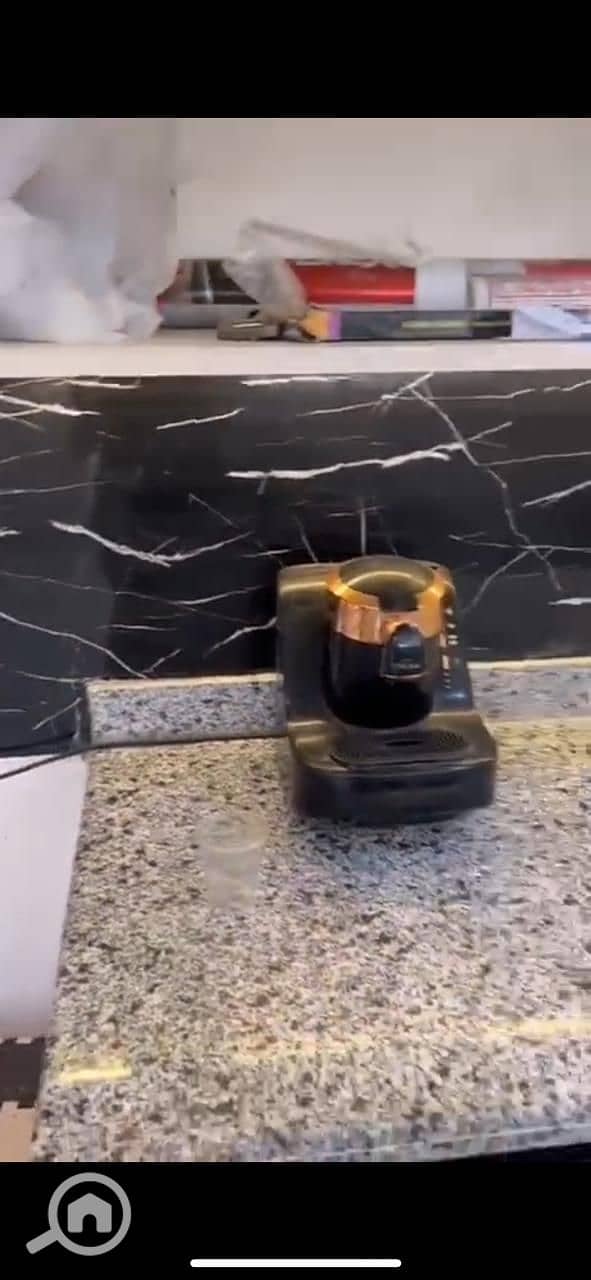 11 fe1d76fd-14bd-417c-a34e-5c502a265fd8. jpg