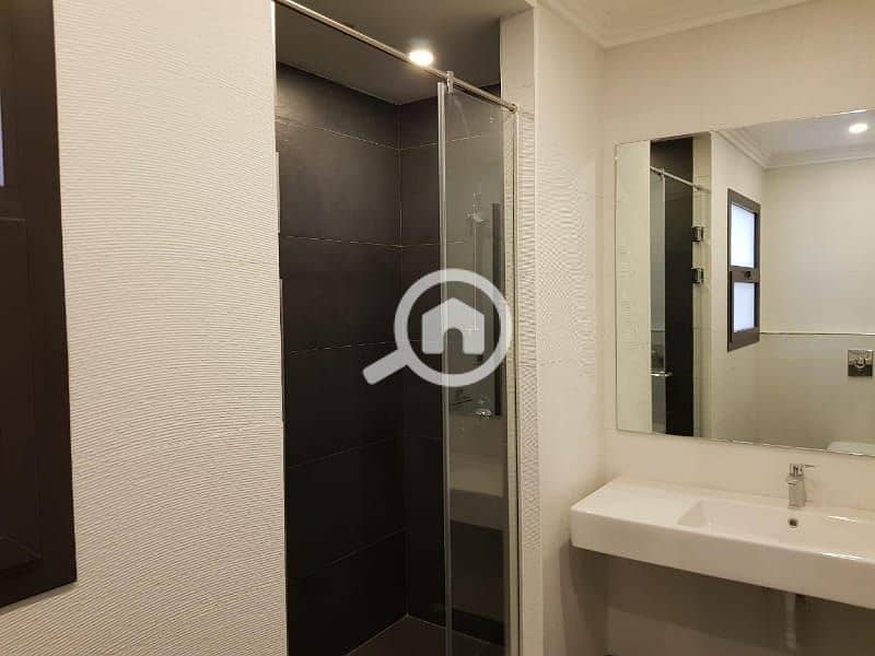 8 e44bc29e-8b43-4dfd-9463-953d2b344deb. jpg