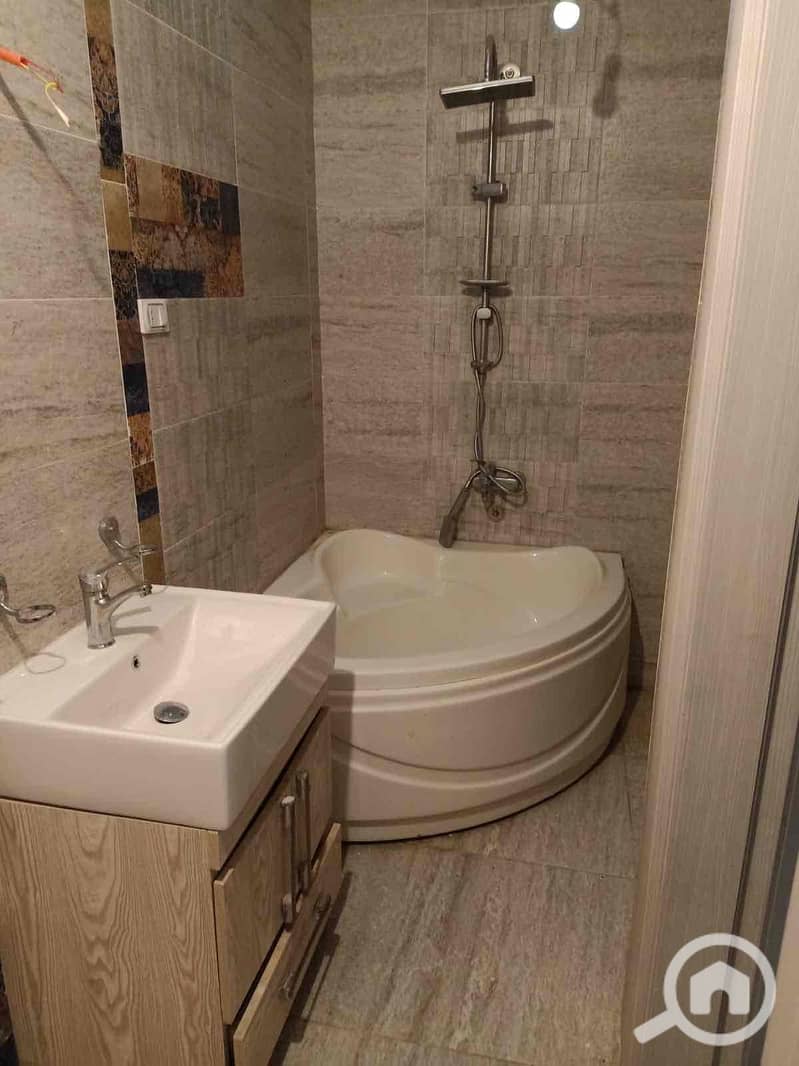 5 4a098aec-01bc-484b-8886-133e7b01146f. jpg