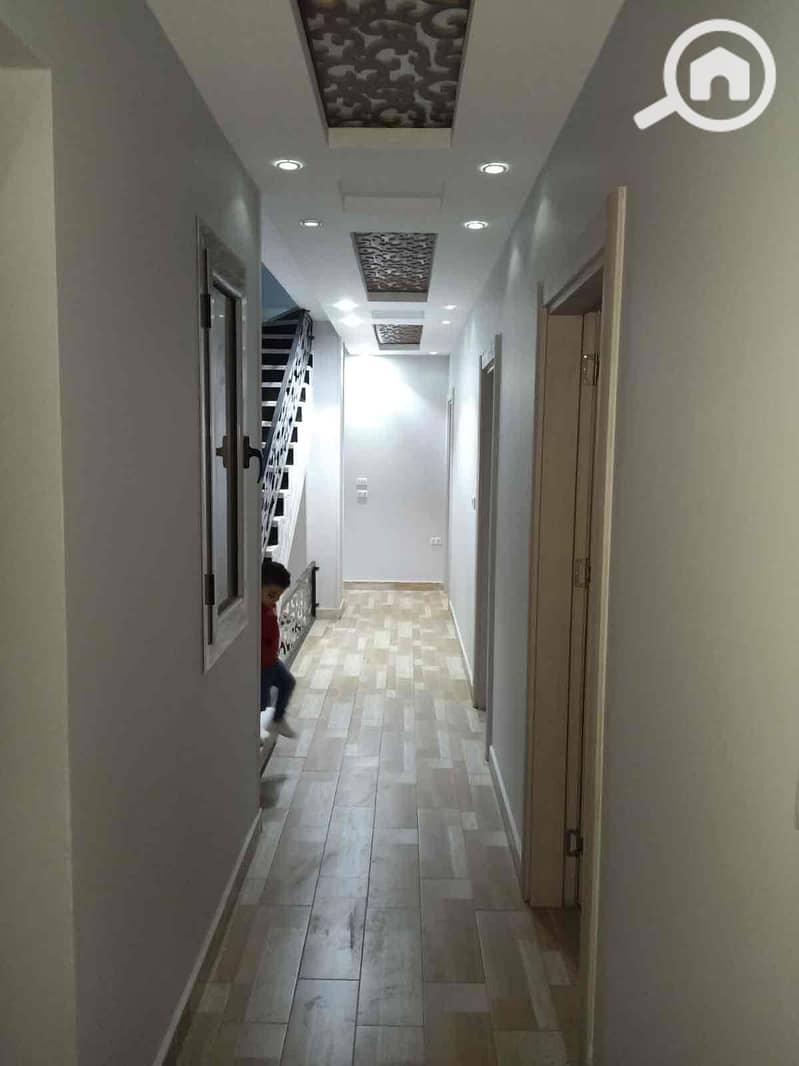 12 0f774bc1-6c8b-405d-b40f-347fe12c682f. jpg