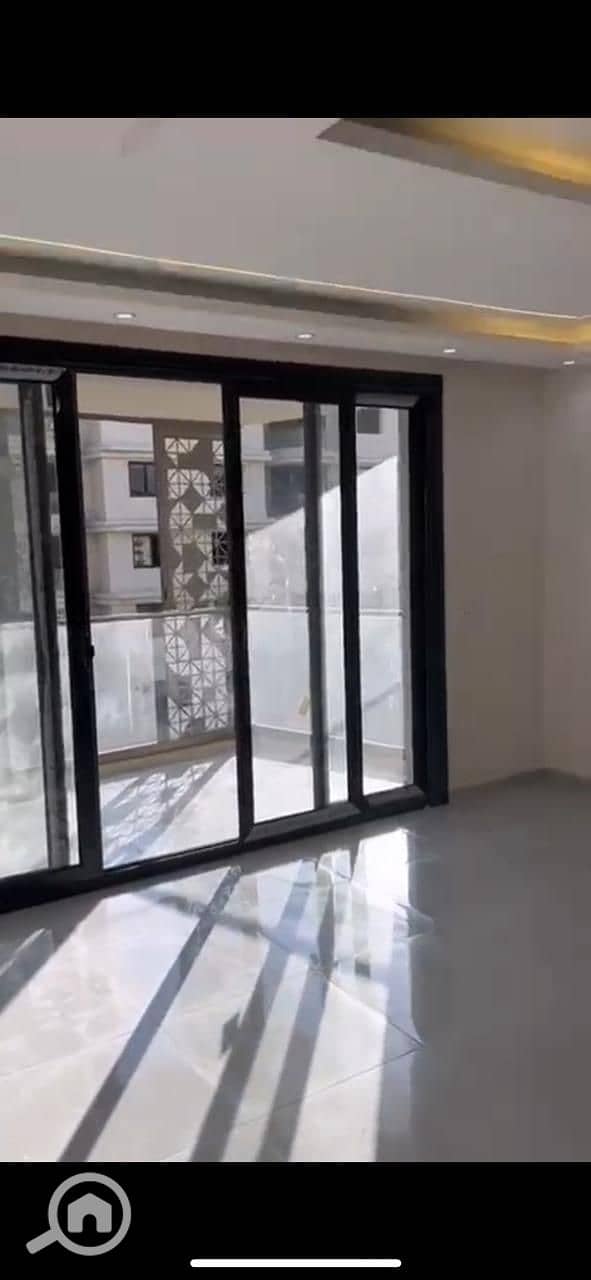 8 a4f15224-05a2-45c7-badd-8d0cab0dcab7. jpg