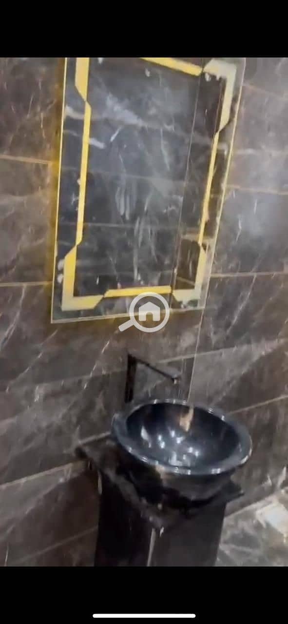 10 f27eabc7-0b2d-4b89-a08d-60674ba51315. jpg