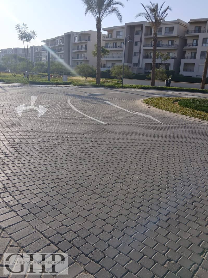 9 2e4988ce-6ee6-4d17-bdc1-78f1eaf0956f. jpg