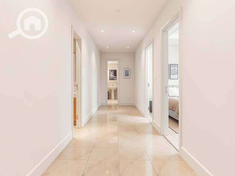 7 A well-lit, professional photograph of a clean . . . . png