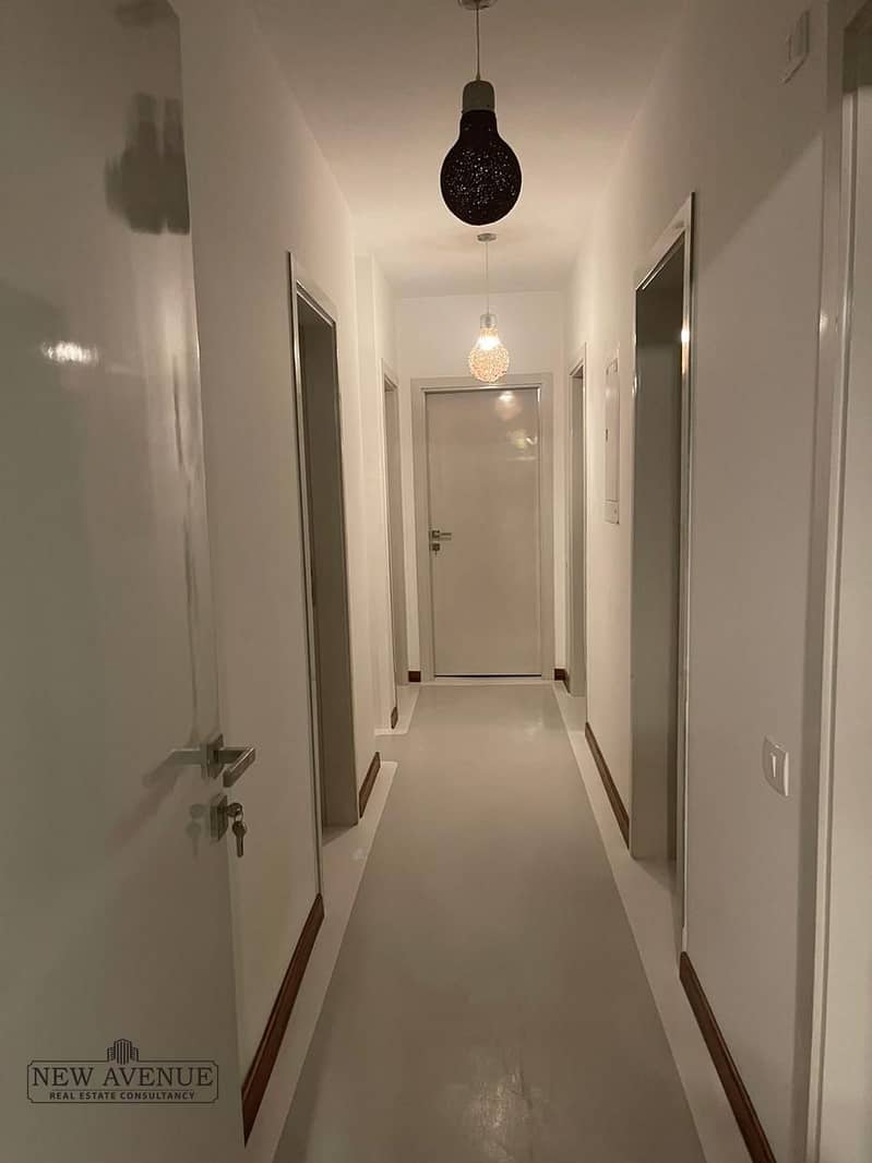 14 786a8fda-d405-4450-a02f-bb33261021e3. jpg