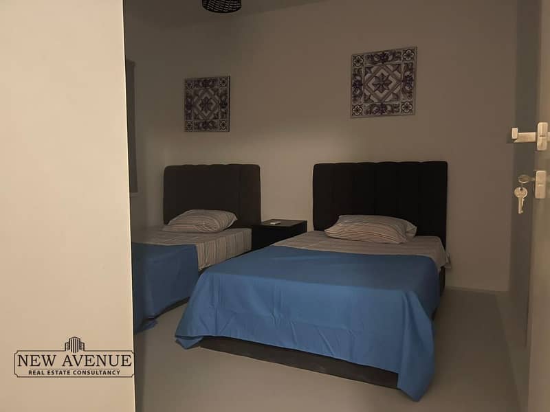 15 965f6b7b-5a96-4e68-80d8-b6ec6e75af0f. jpg