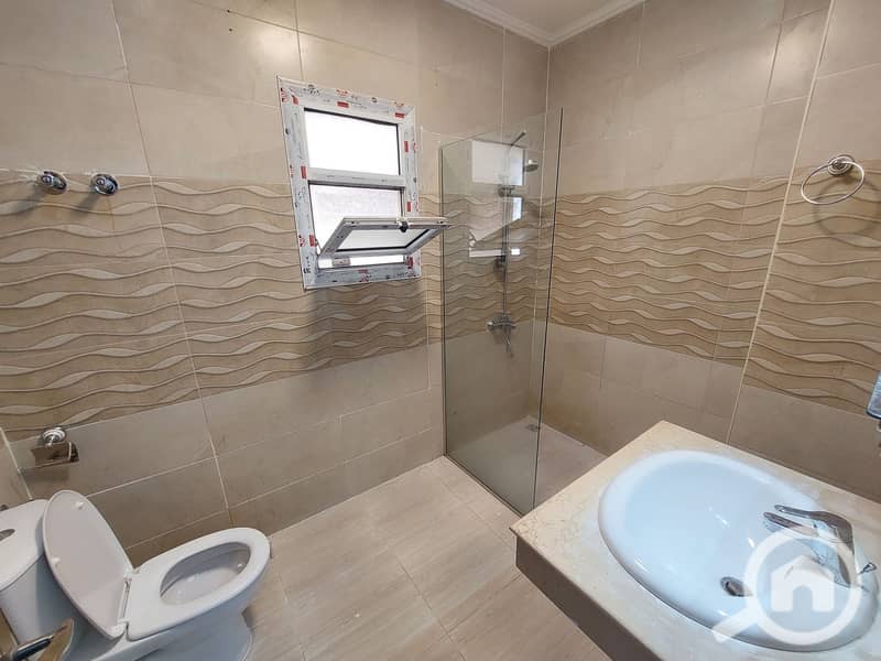 12 20251026_143701. jpg