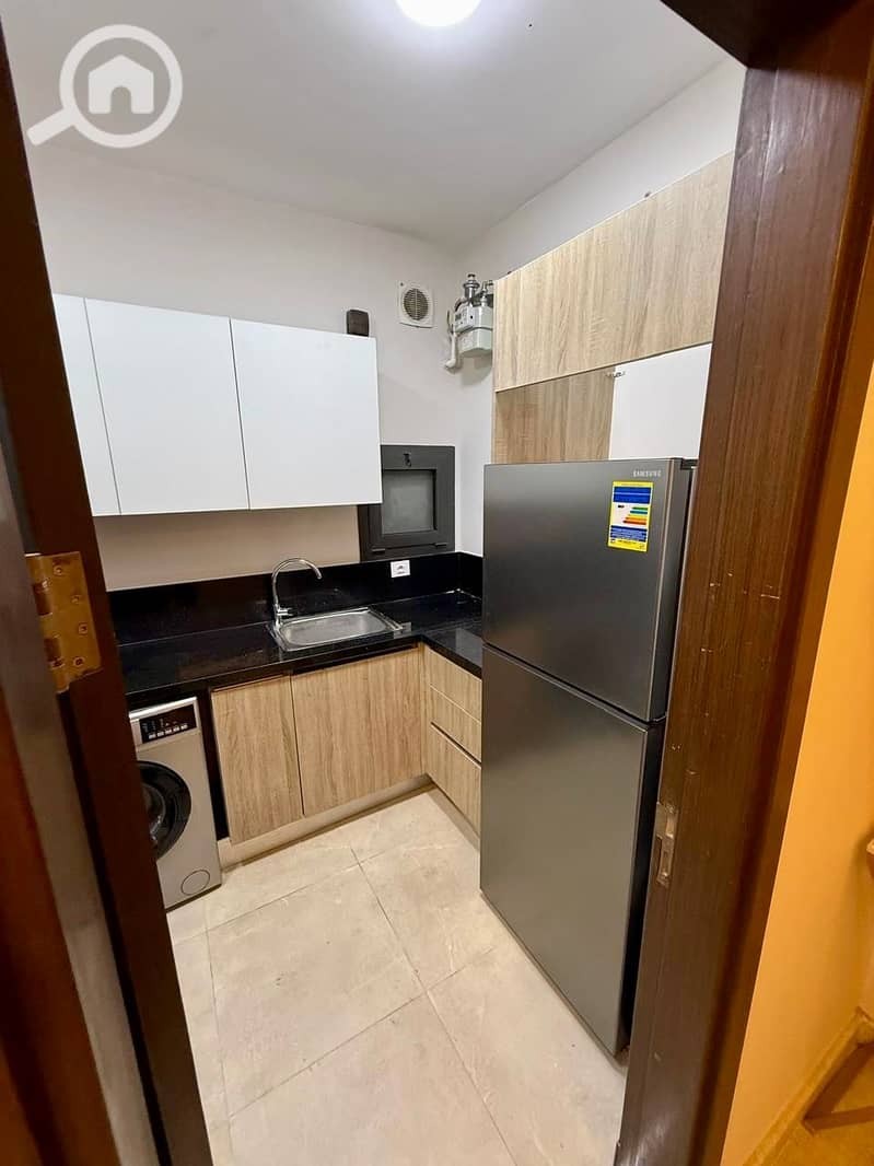 16 5f568901-4ee0-4b9d-807c-b87e58261ee9. jpeg