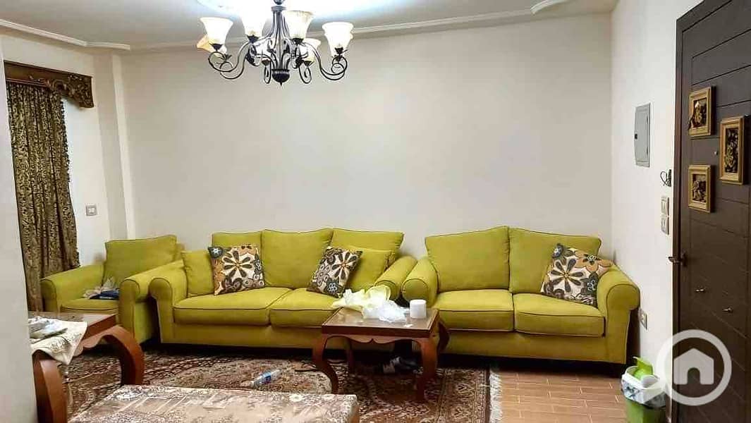 3 7299f5a2-0151-4f27-9343-5ebe4bd1a8d3. jpg