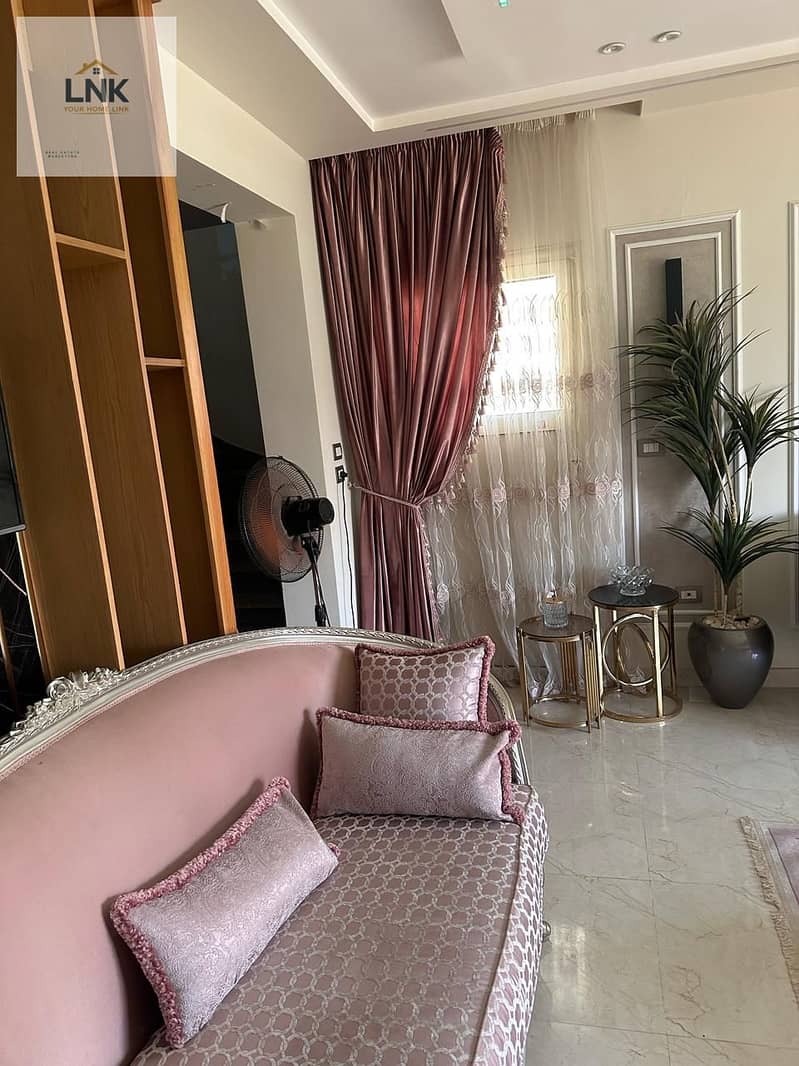 4 0712361c-d811-4c11-b3a0-aa35744563f8. jpg