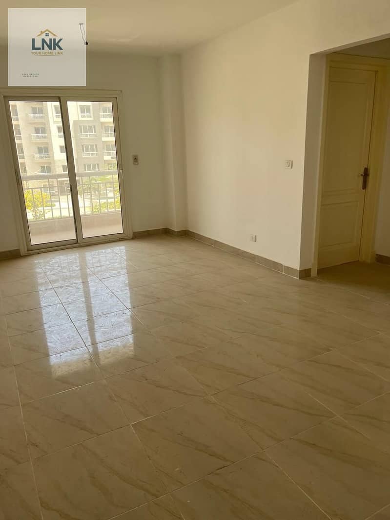 4 b4fb4bf9-fea8-4ef6-b14e-4f04e4d36740. jpg