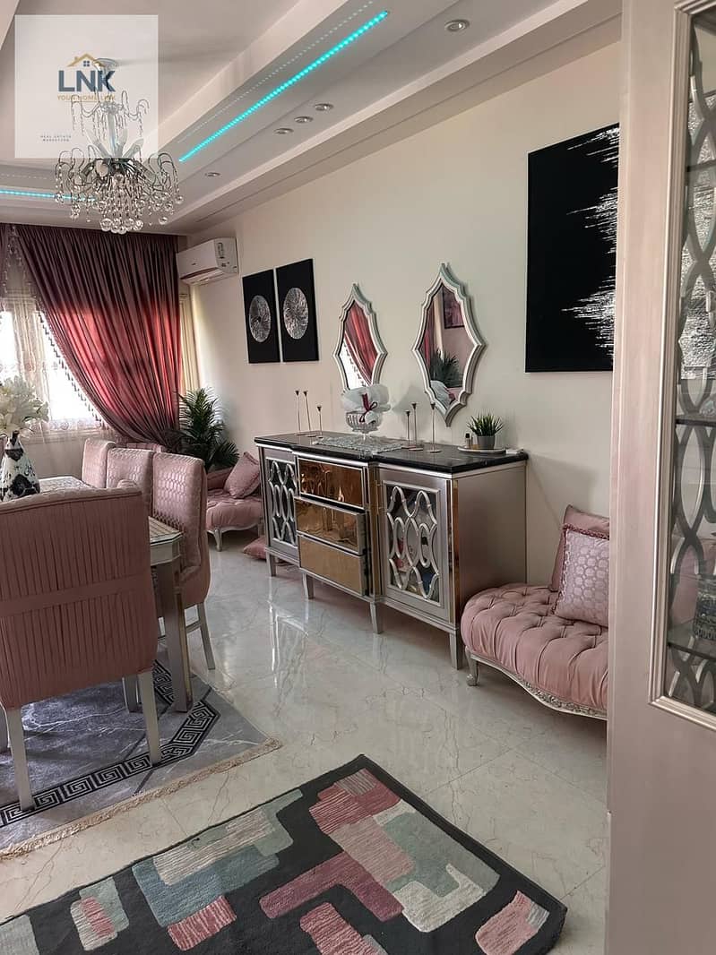 8 c2d29c4a-1755-49f0-bcfb-18dc151d34c0. jpg