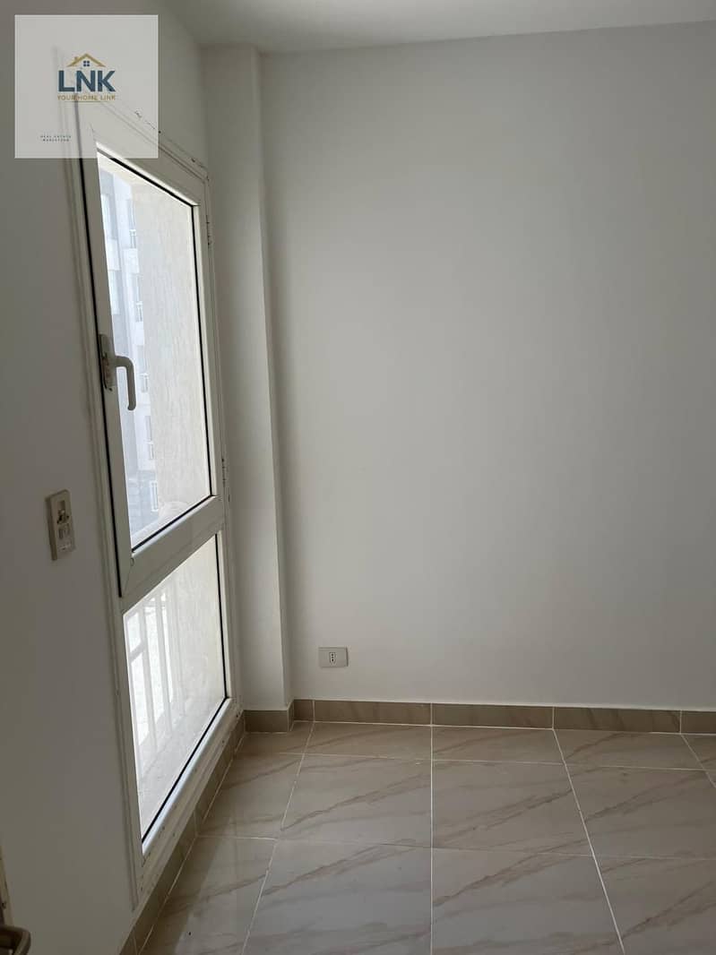 8 841813de-b3a2-4105-be46-f45f6e02a378. jpg