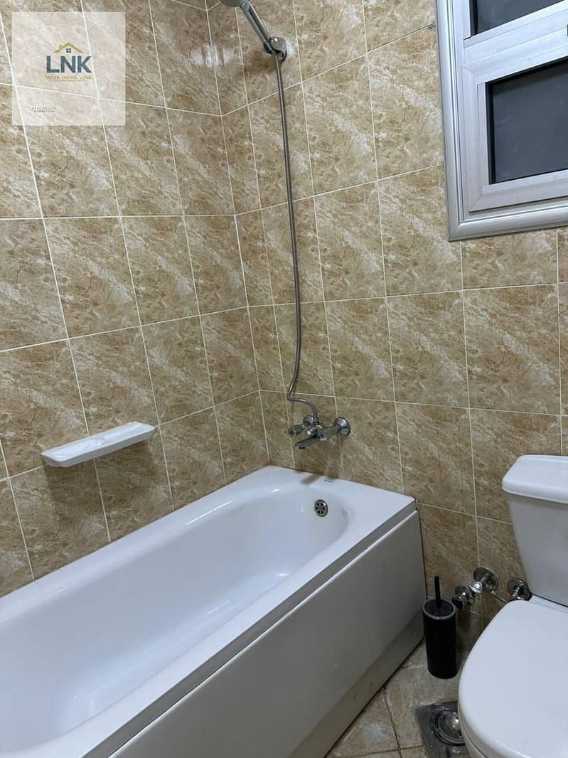 18 df3a4a2d-d4e9-47de-af84-ed16d3e4c228. jpg