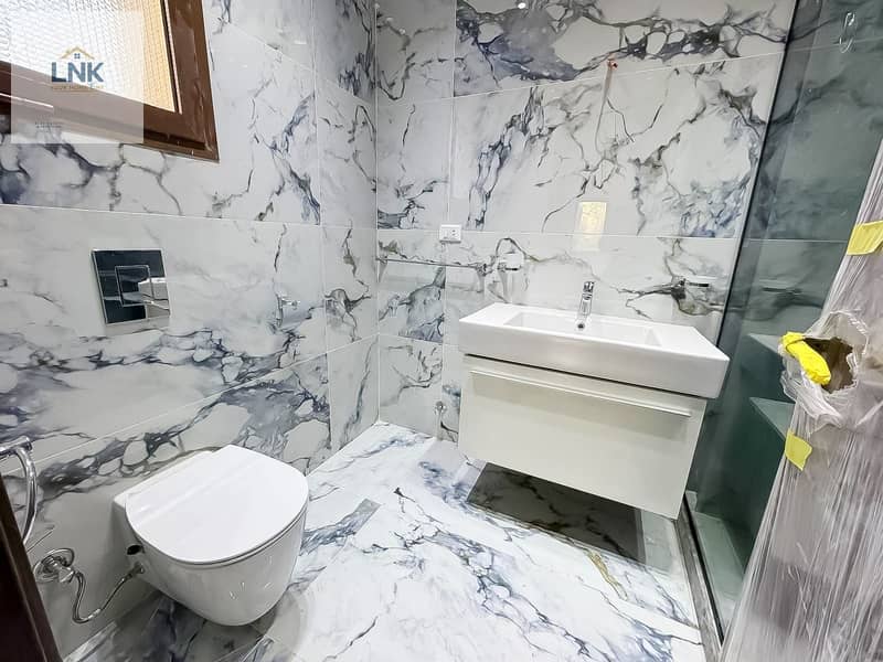 12 44c0f268-df1c-4615-9259-cbe0738c27c3. jpg