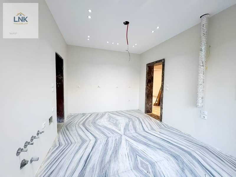 13 67ff9db9-194e-4516-ab16-5b0f42e0e87c. jpg