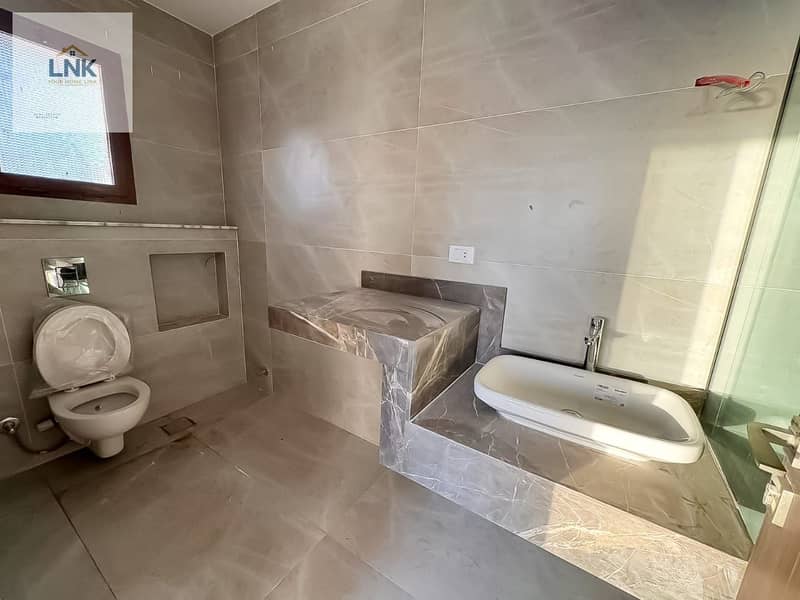 21 6907d26a-cf1d-4648-a697-4d900ad39f5c. jpg