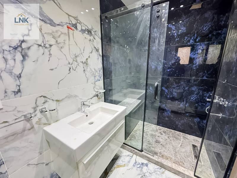 22 0549652b-0db3-4edd-abd6-6f1b2b0e7592. jpg