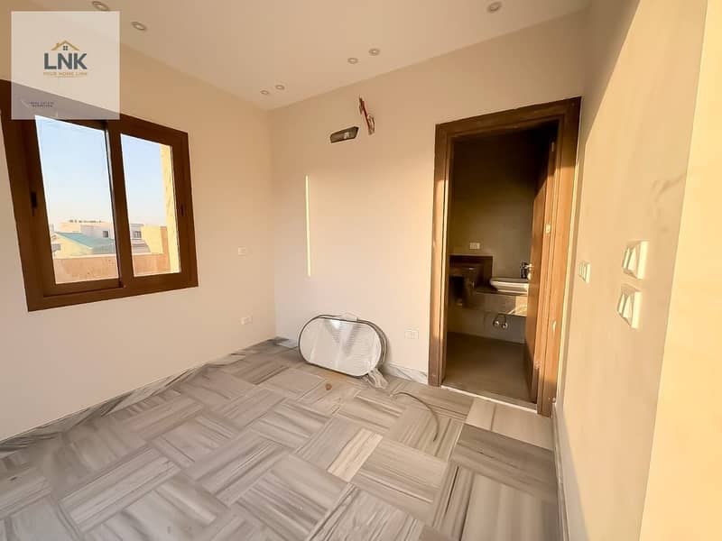 24 a85c9d02-a7ca-4eaf-9c05-75a0a22b8d58. jpg