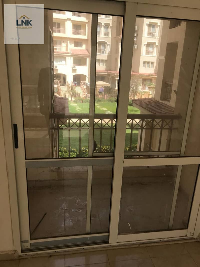 10 5085d9fc-2192-48b9-bd17-14eb0f25b6e5. jpg