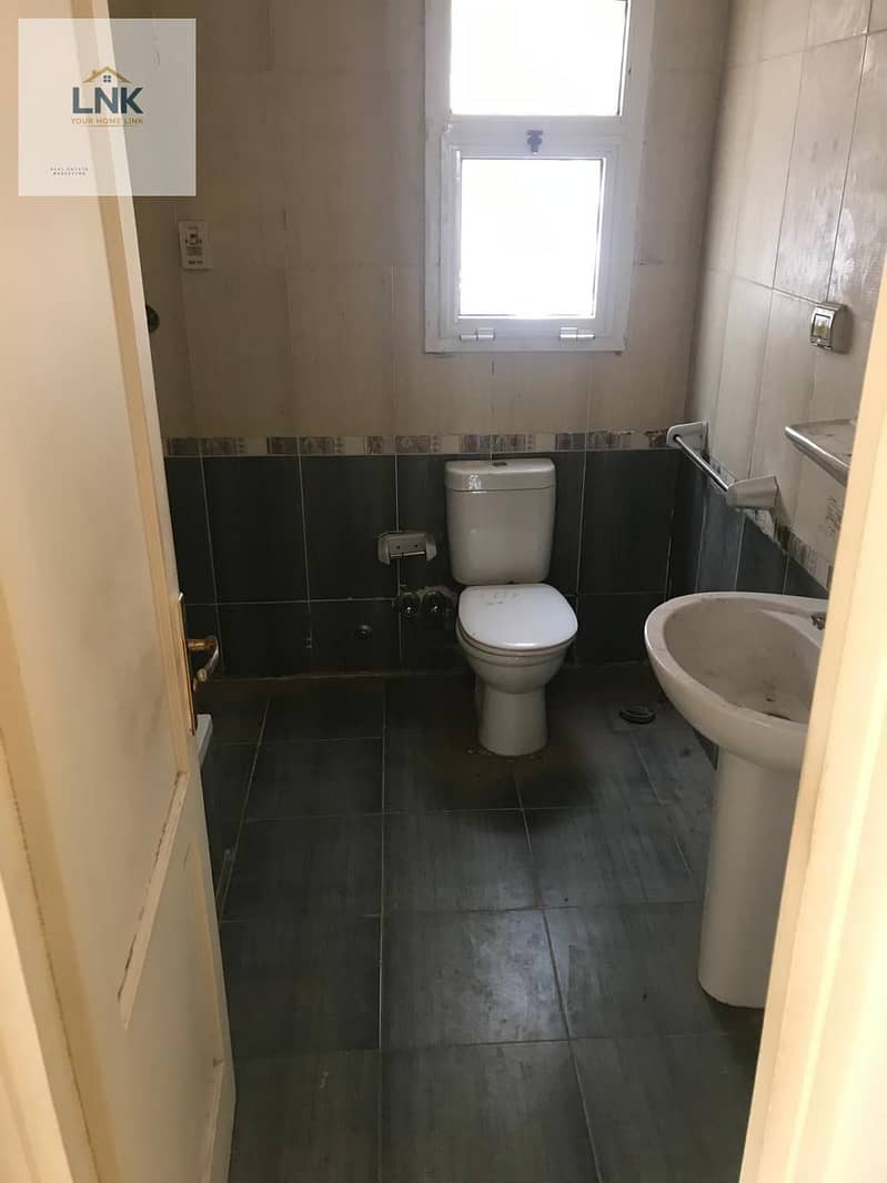 19 b509d8ab-9a25-410c-b34a-8fe2fe420699. jpg