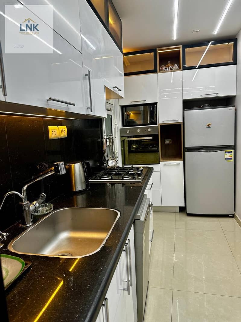 8 89616ee8-0757-46b5-b8f2-a3166a624b02. jpg