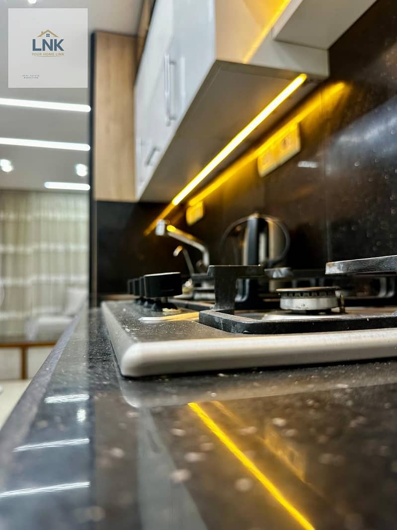 12 d740d829-71ea-4d3c-b097-3d391c85b8d1. jpg